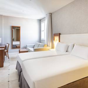 Habitación doble estándar Hotel ILUNION Fuengirola